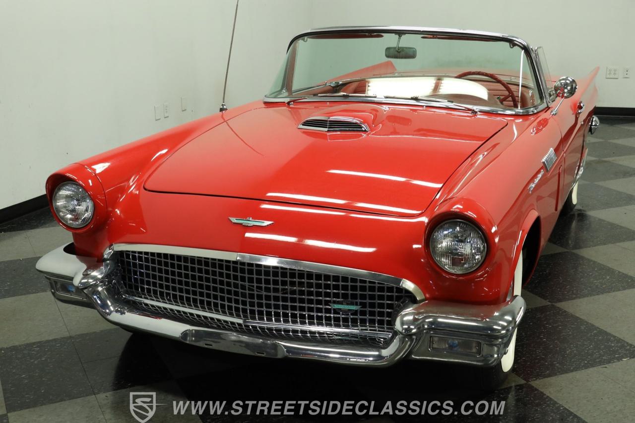 1957 Ford Thunderbird