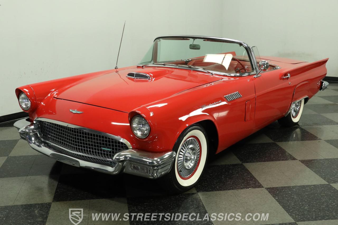 1957 Ford Thunderbird