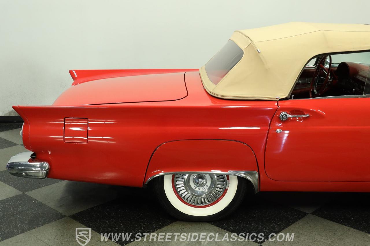1957 Ford Thunderbird
