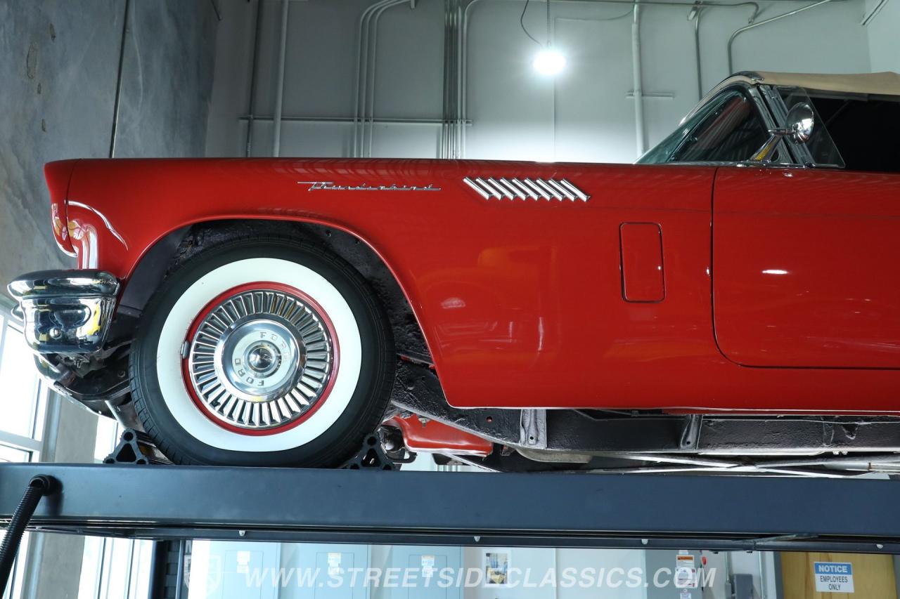 1957 Ford Thunderbird