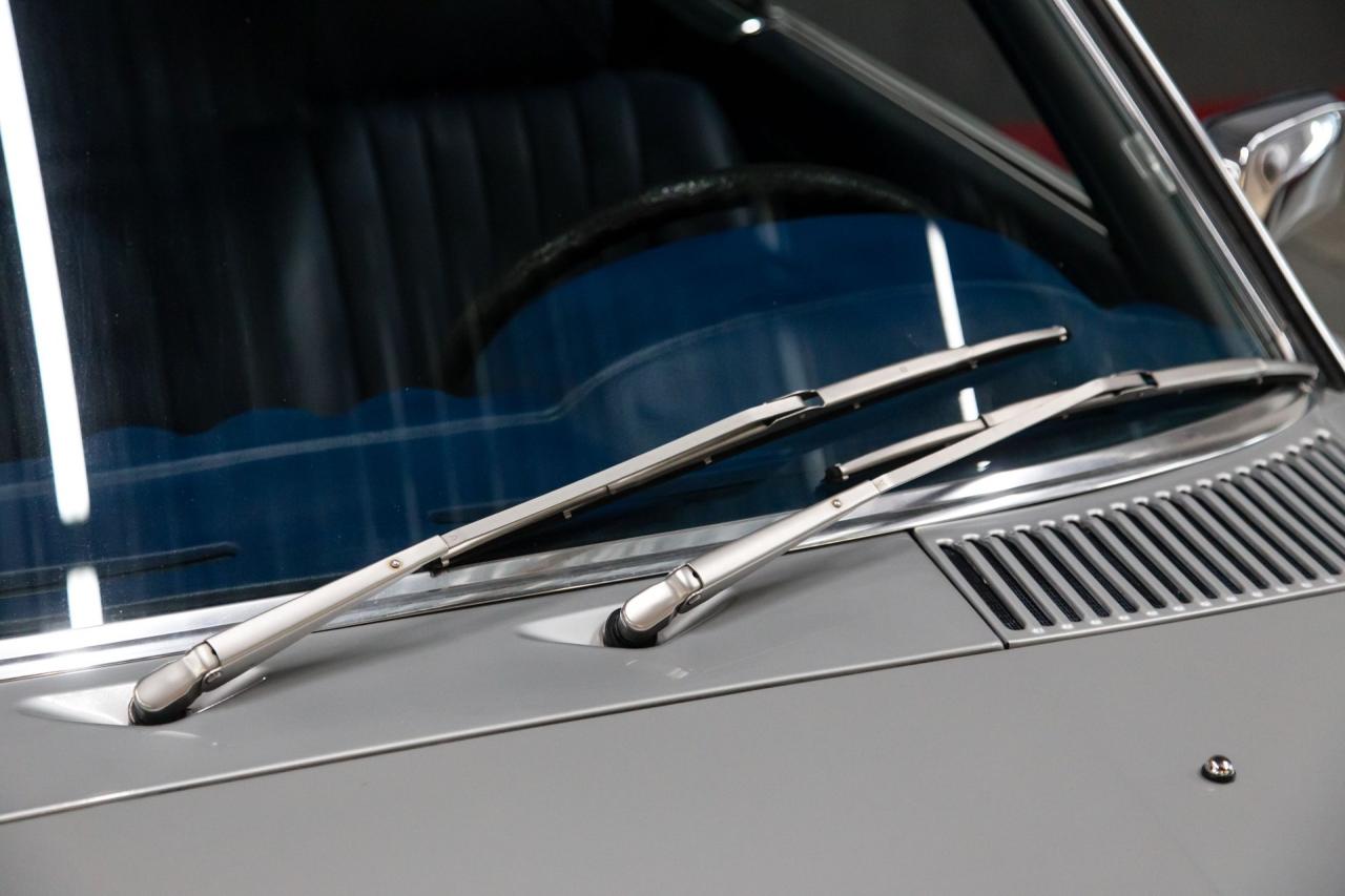 1975 Mercedes - Benz 450 SLC