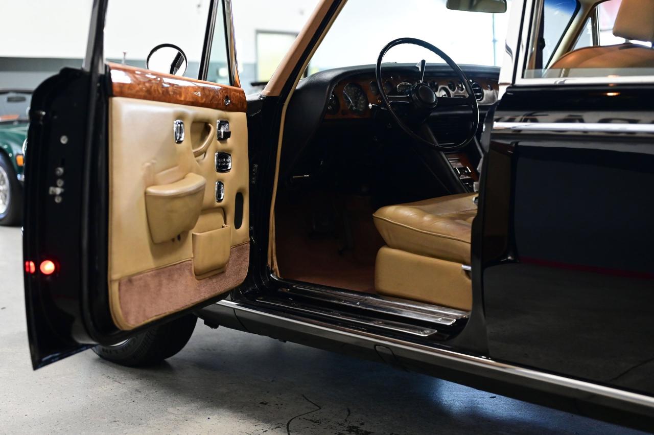 1972 Rolls - Royce SILVER CLOUD LWB