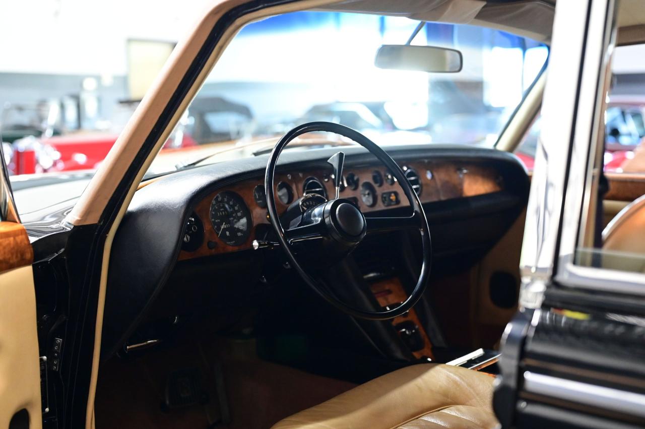 1972 Rolls - Royce SILVER CLOUD LWB