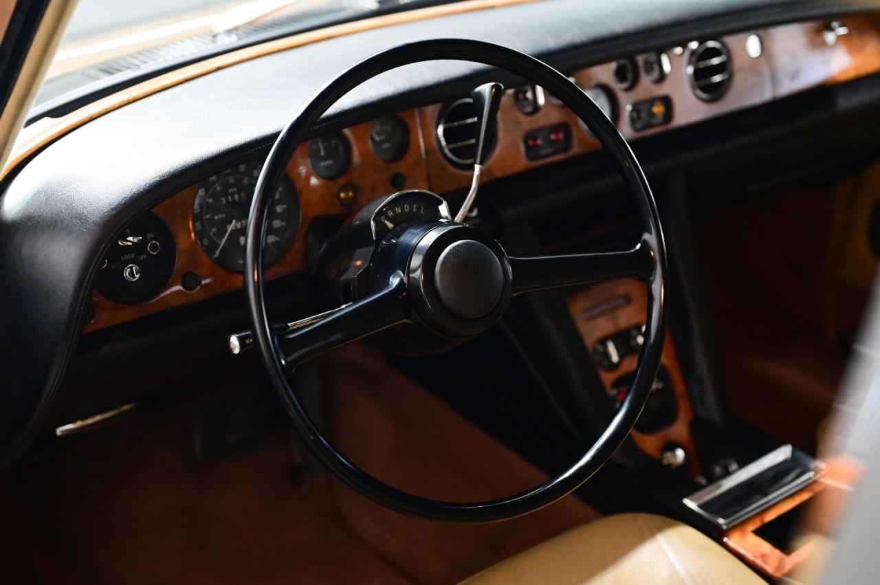 1972 Rolls - Royce SILVER CLOUD LWB