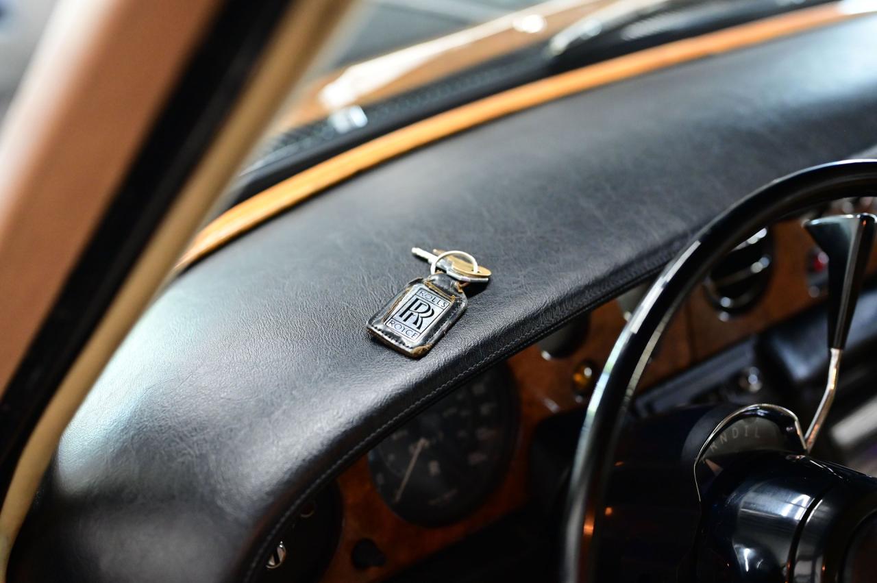 1972 Rolls - Royce SILVER CLOUD LWB