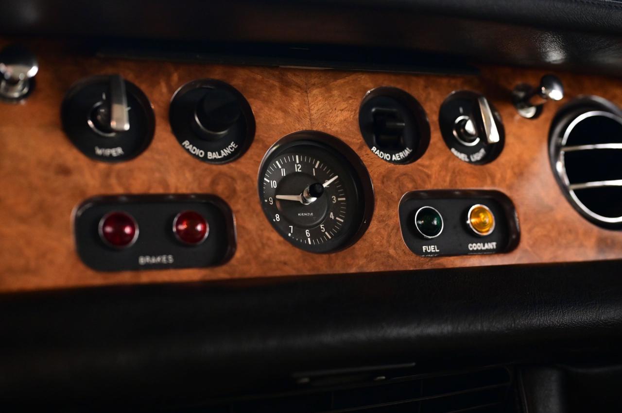 1972 Rolls - Royce SILVER CLOUD LWB
