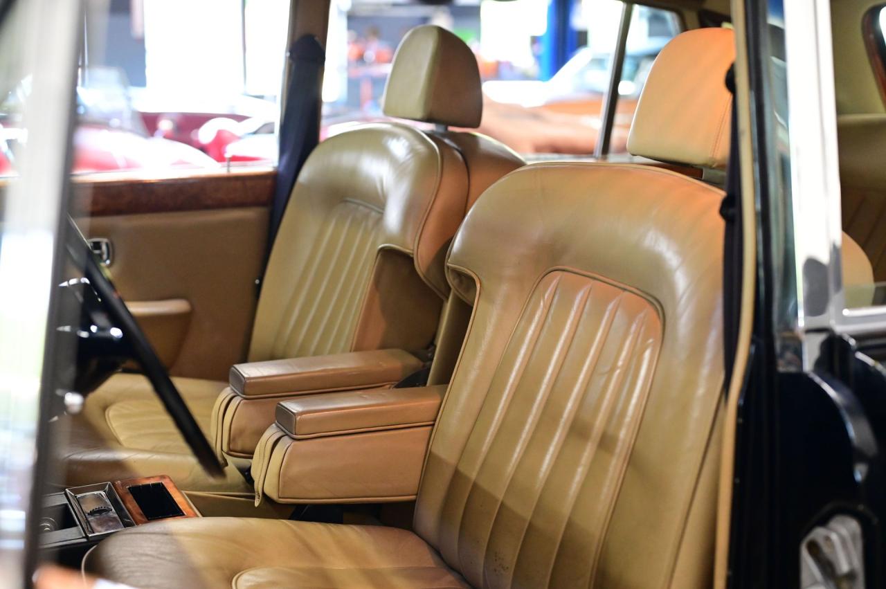 1972 Rolls - Royce SILVER CLOUD LWB