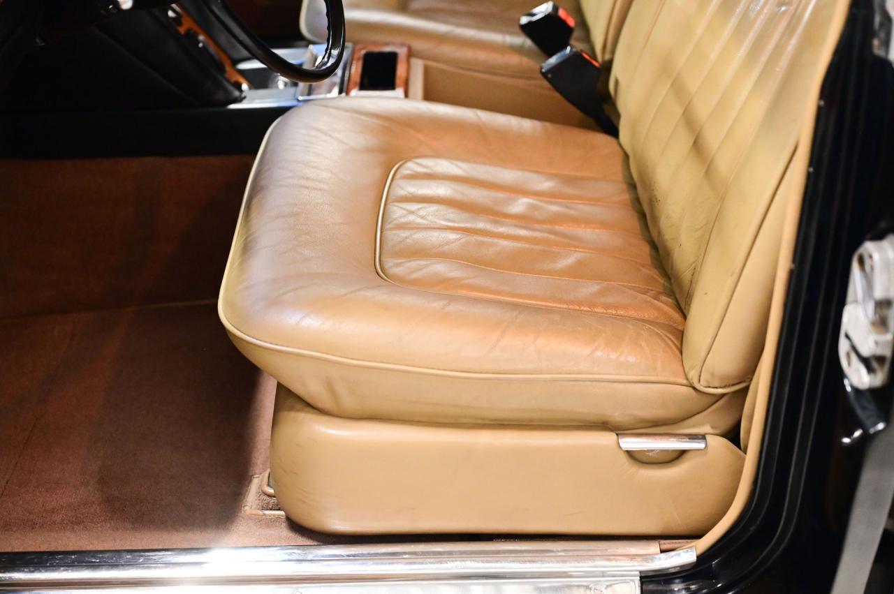 1972 Rolls - Royce SILVER CLOUD LWB