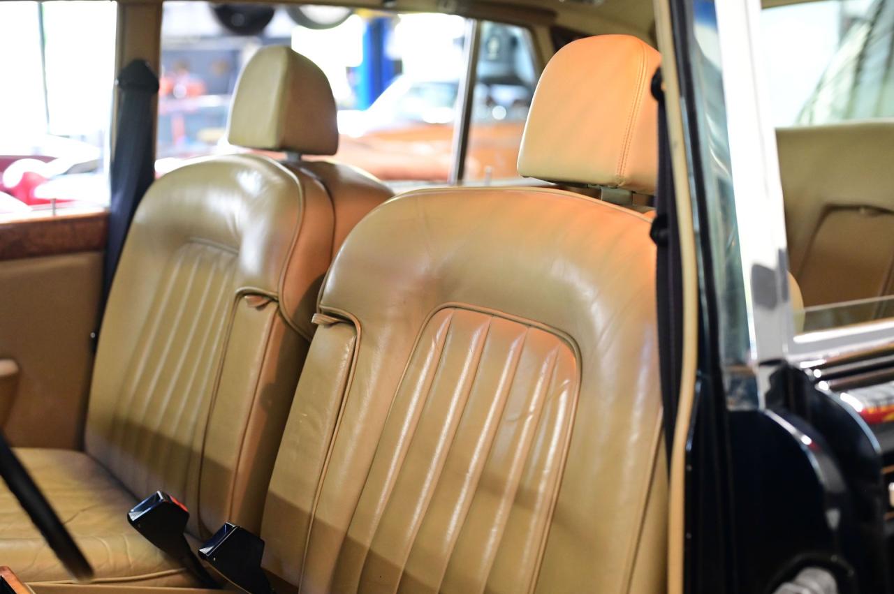 1972 Rolls - Royce SILVER CLOUD LWB
