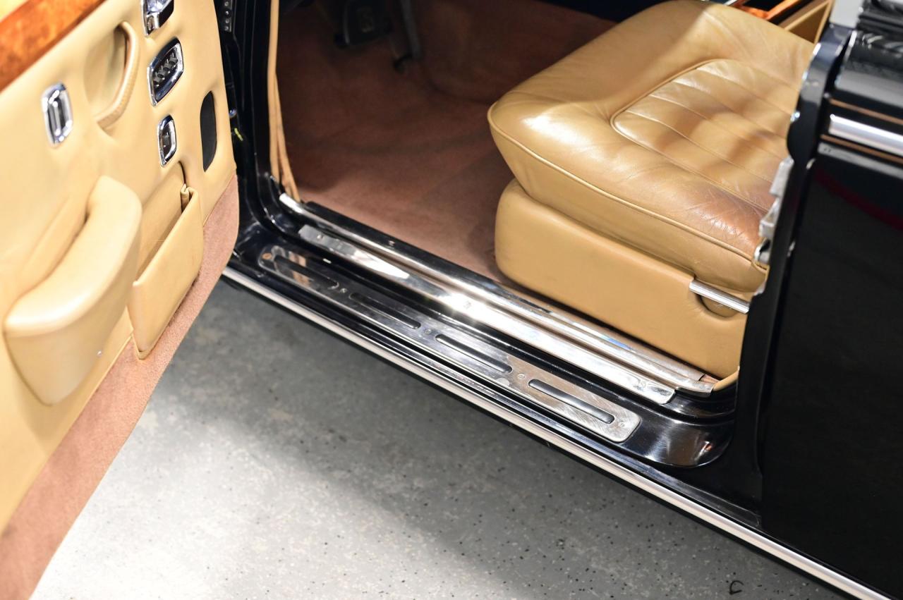 1972 Rolls - Royce SILVER CLOUD LWB