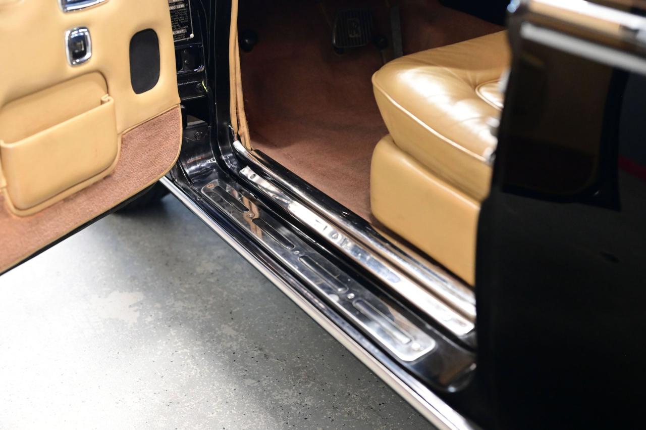 1972 Rolls - Royce SILVER CLOUD LWB