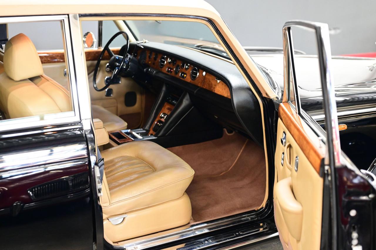 1972 Rolls - Royce SILVER CLOUD LWB