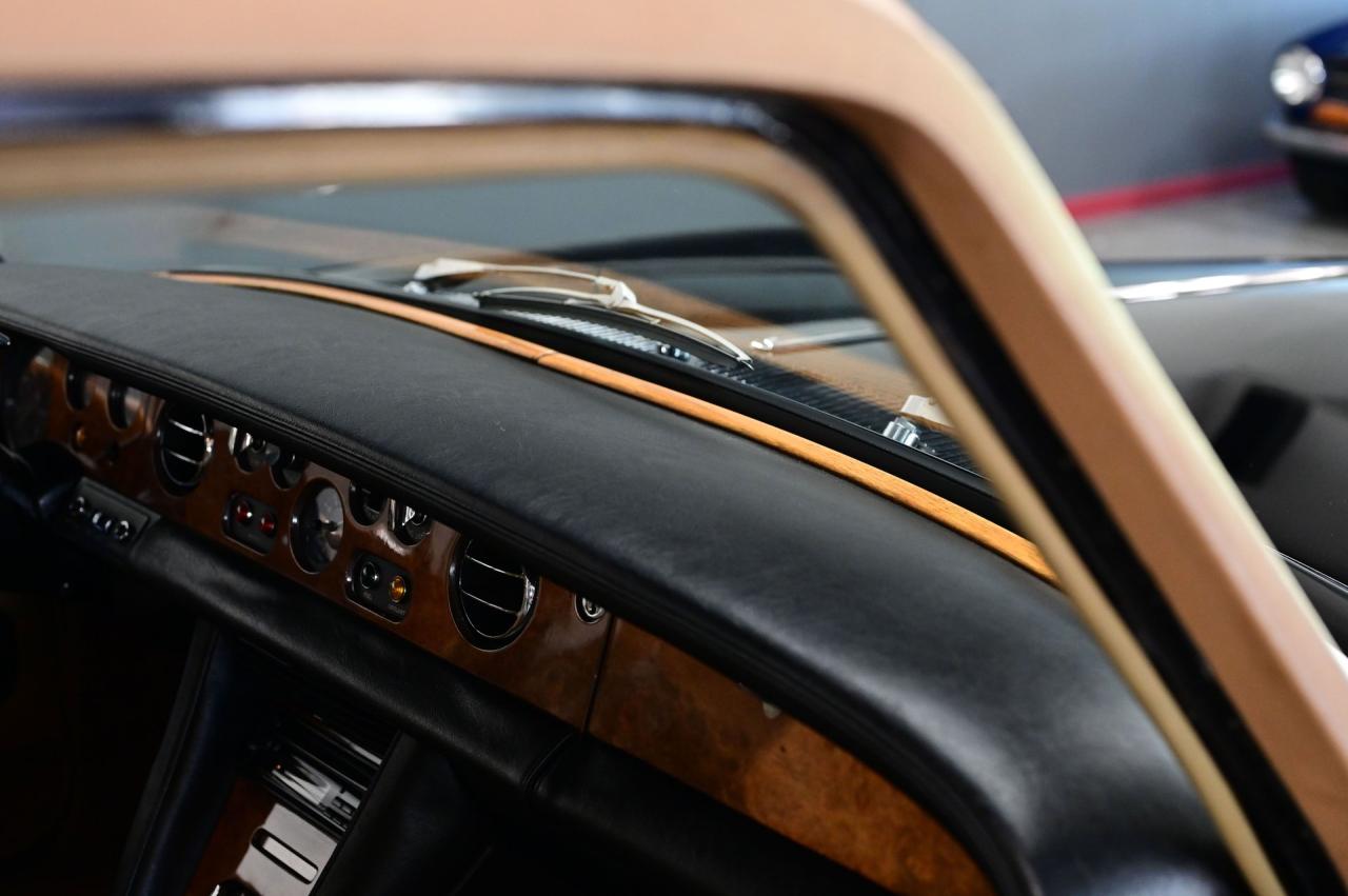 1972 Rolls - Royce SILVER CLOUD LWB
