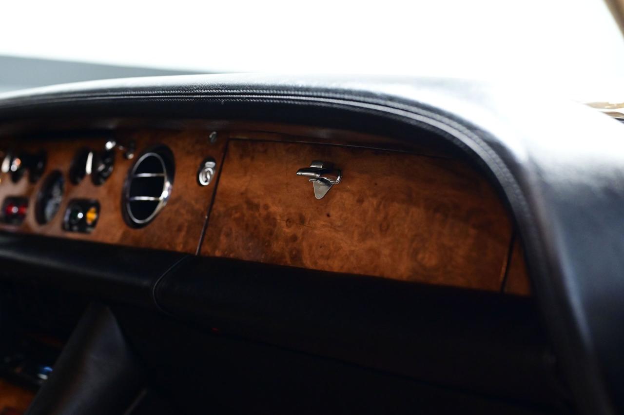 1972 Rolls - Royce SILVER CLOUD LWB