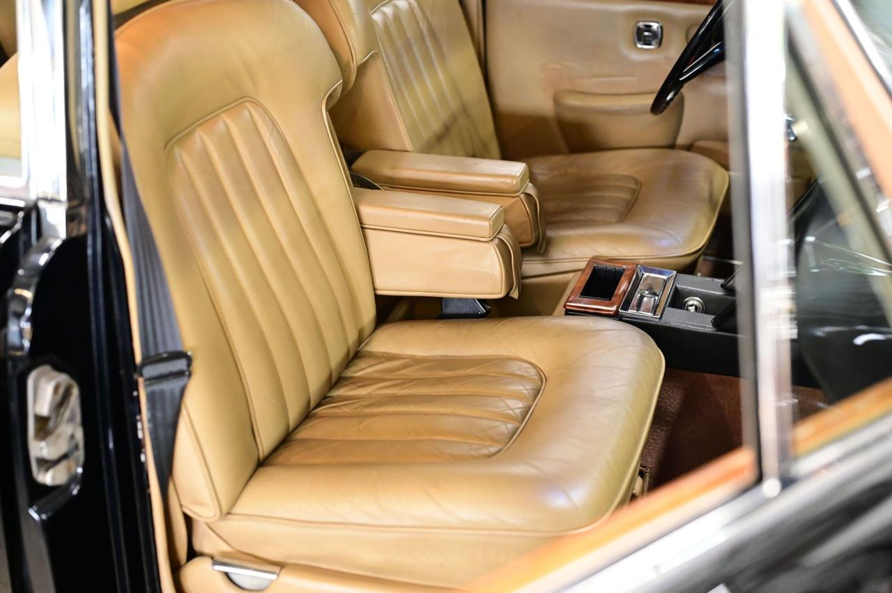 1972 Rolls - Royce SILVER CLOUD LWB
