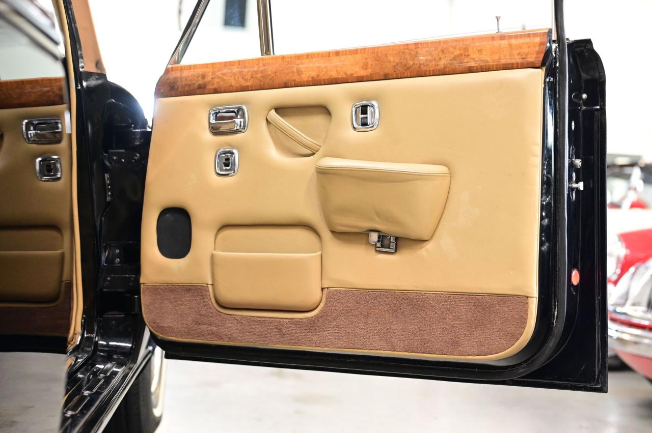 1972 Rolls - Royce SILVER CLOUD LWB