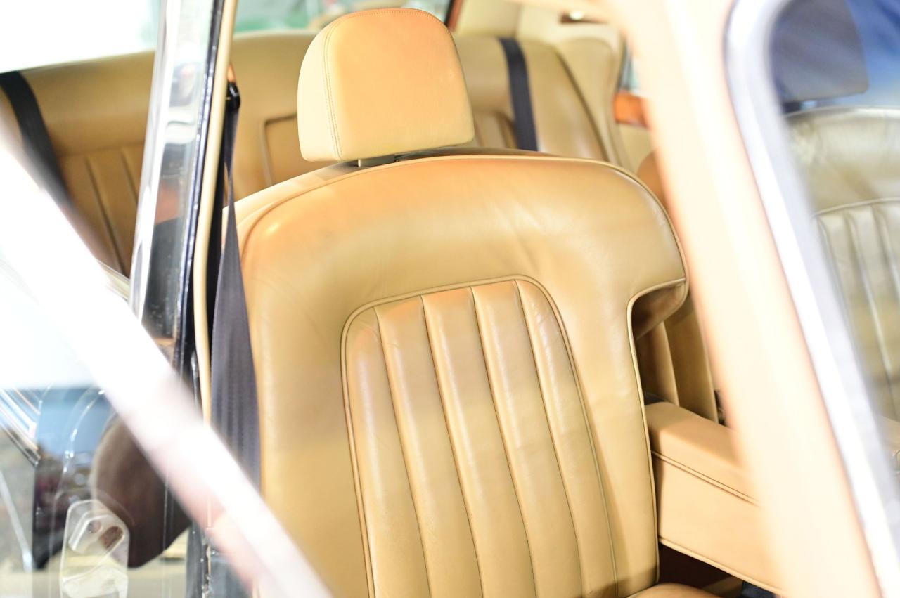 1972 Rolls - Royce SILVER CLOUD LWB
