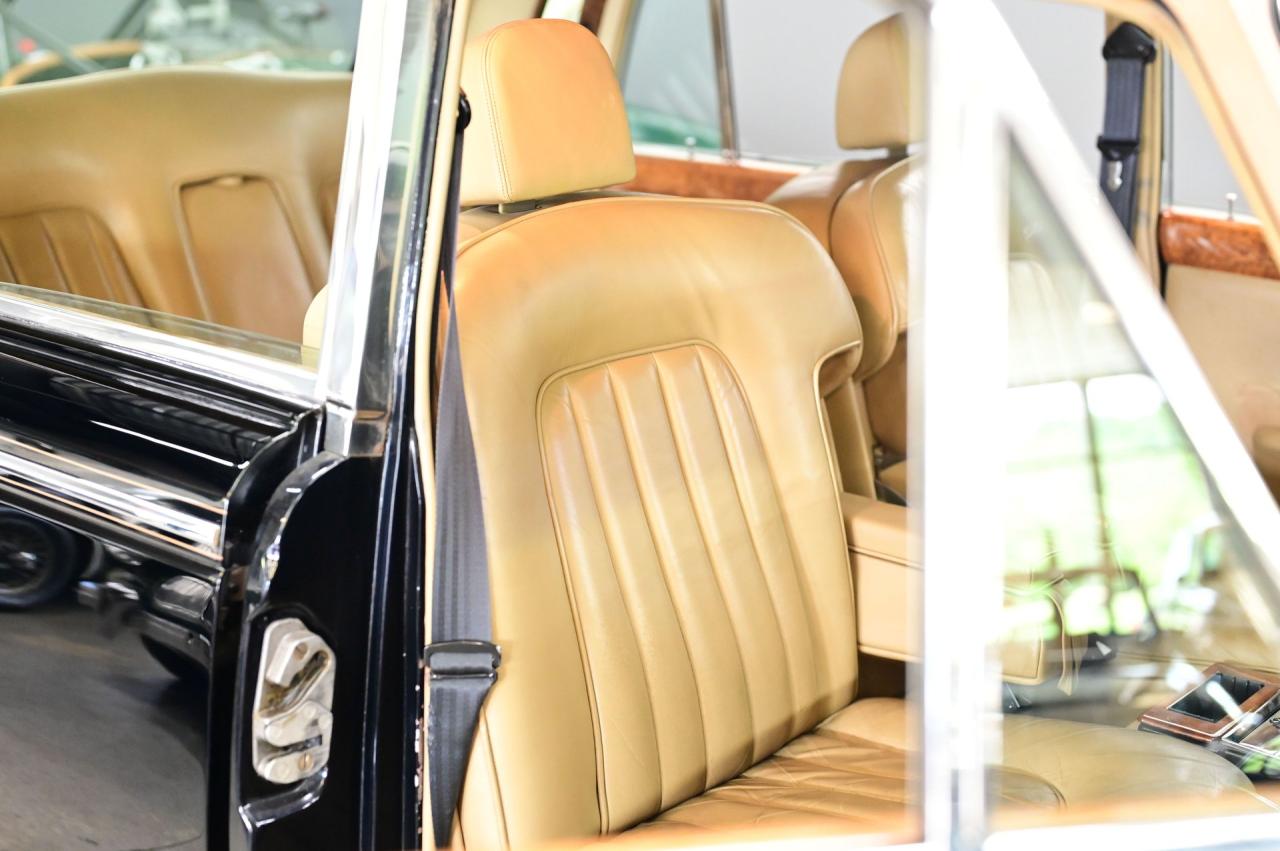 1972 Rolls - Royce SILVER CLOUD LWB
