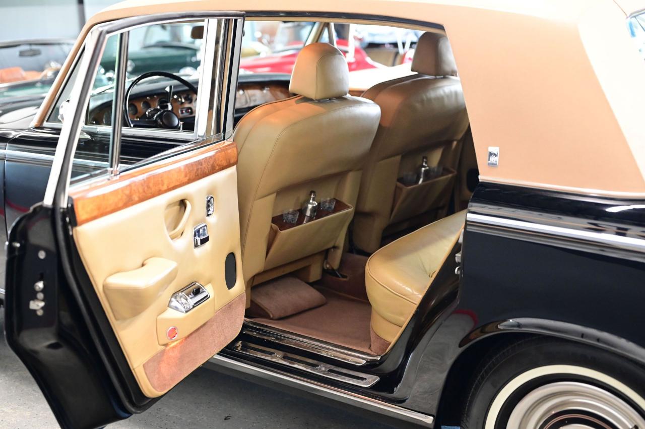 1972 Rolls - Royce SILVER CLOUD LWB