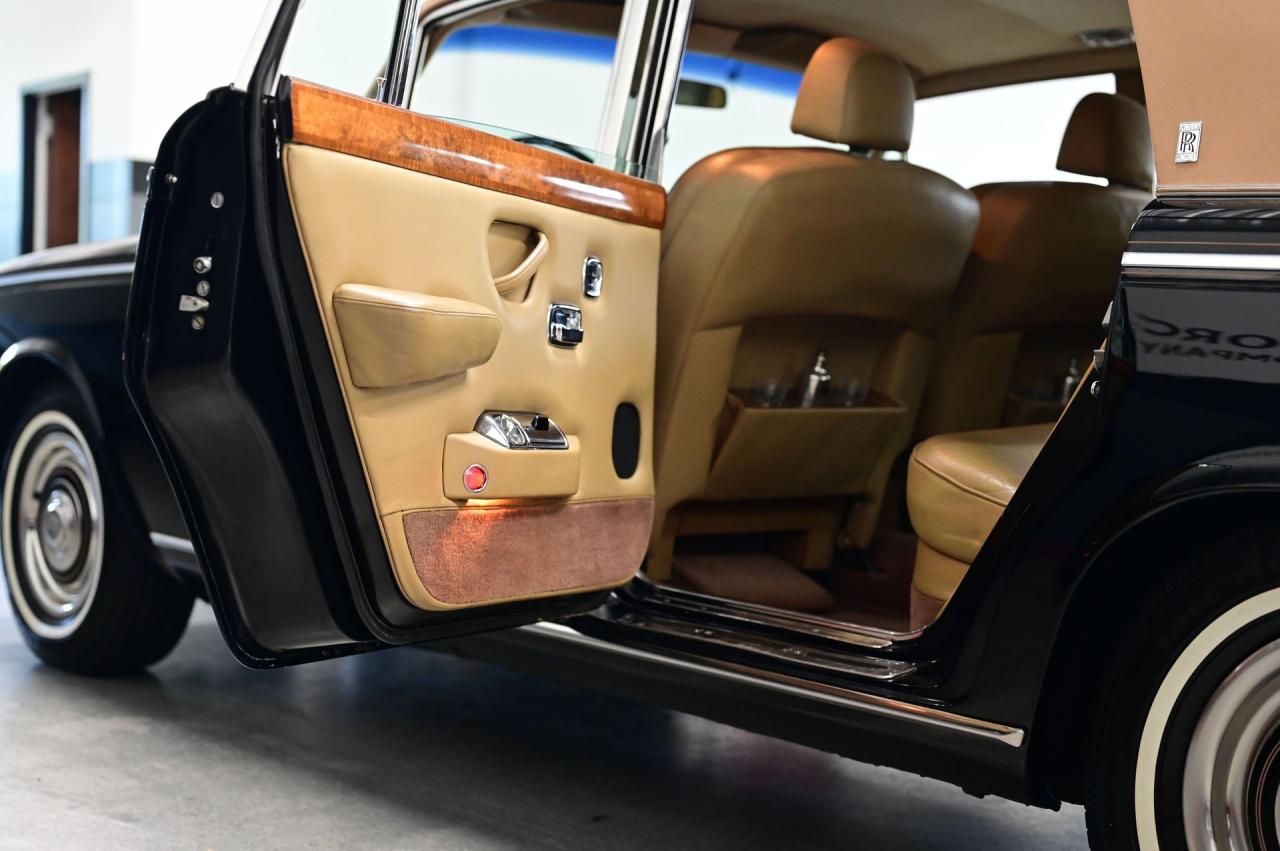 1972 Rolls - Royce SILVER CLOUD LWB