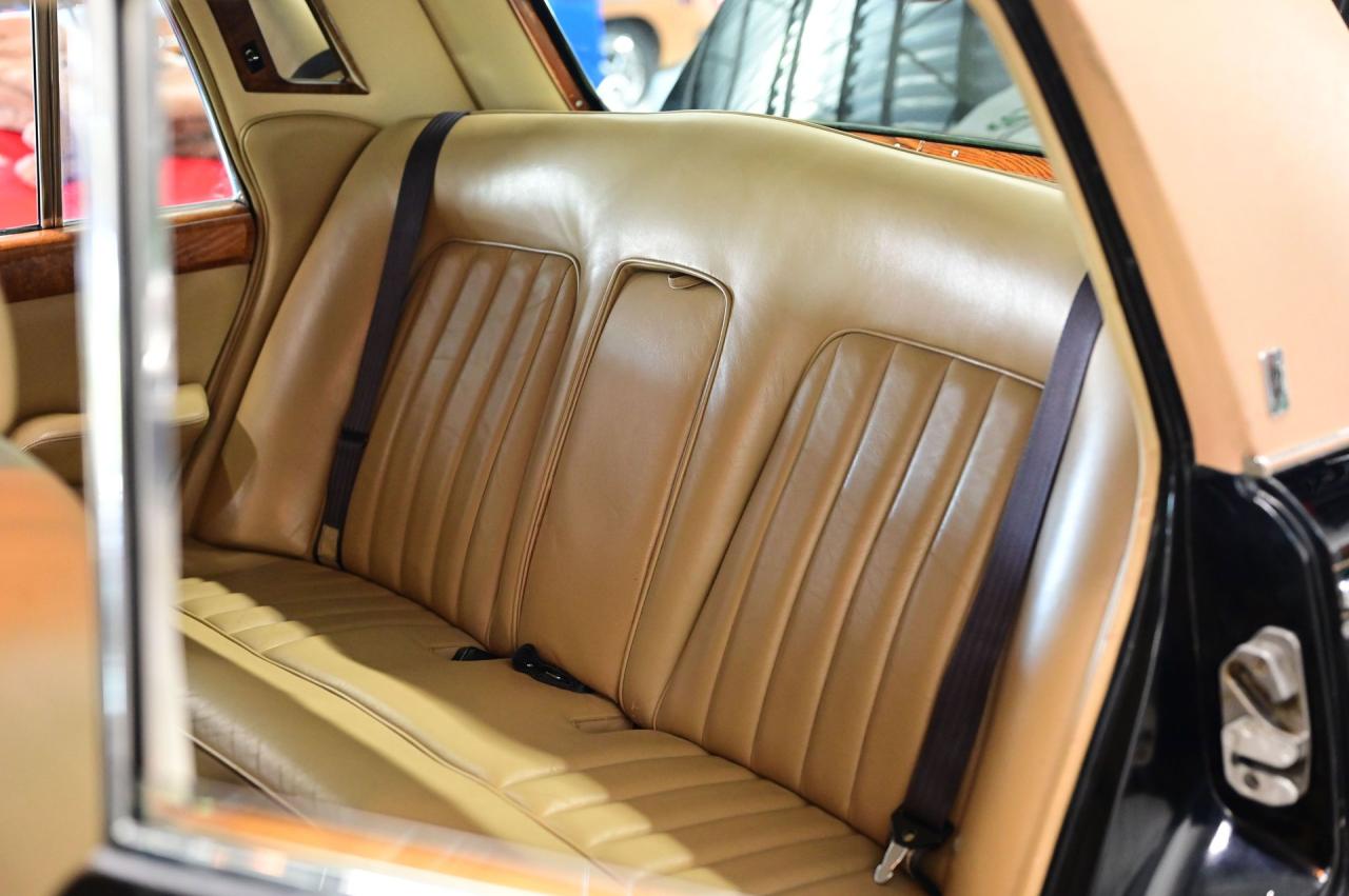 1972 Rolls - Royce SILVER CLOUD LWB
