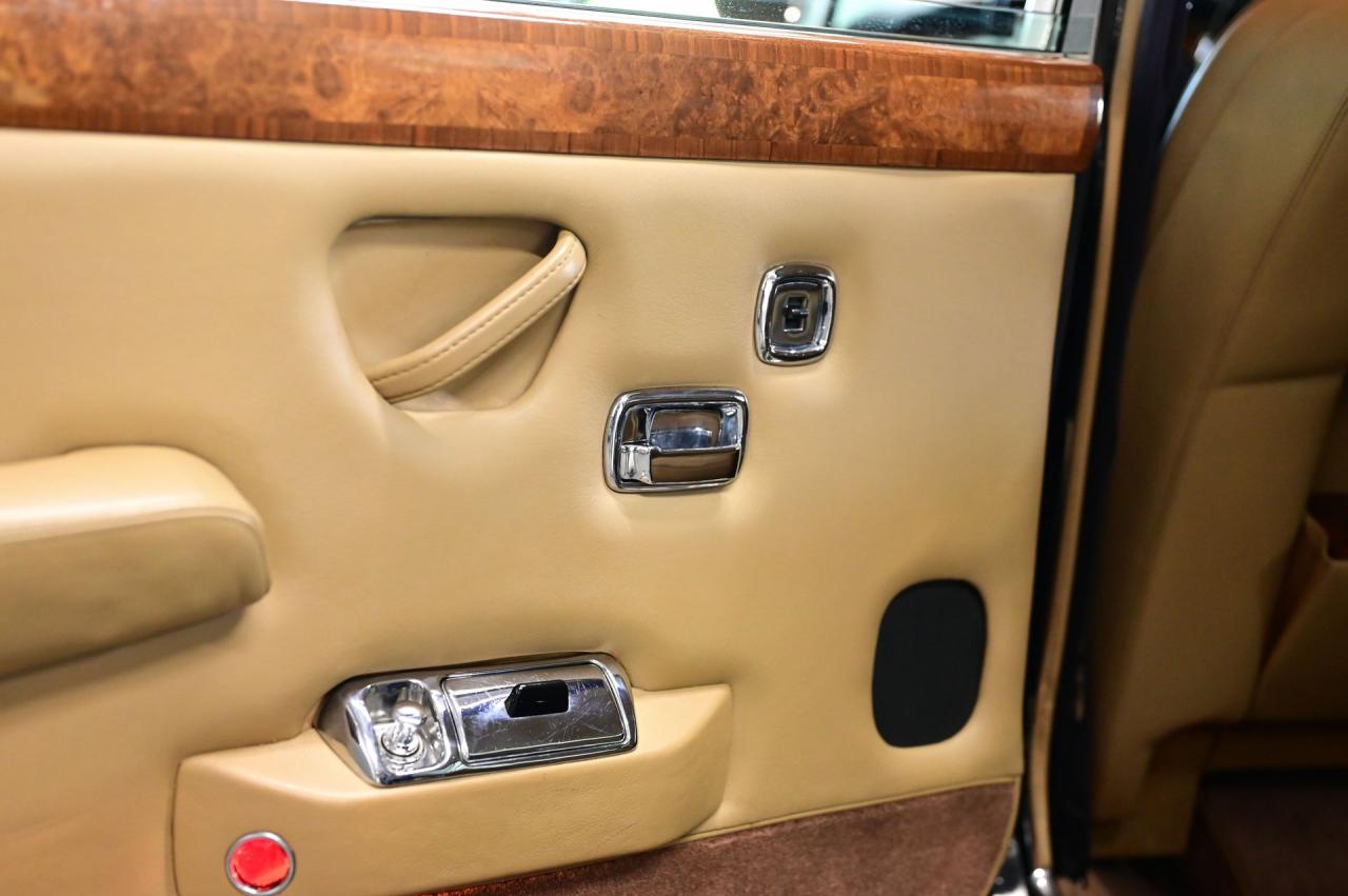 1972 Rolls - Royce SILVER CLOUD LWB