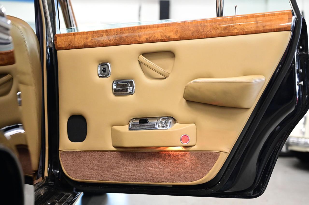 1972 Rolls - Royce SILVER CLOUD LWB
