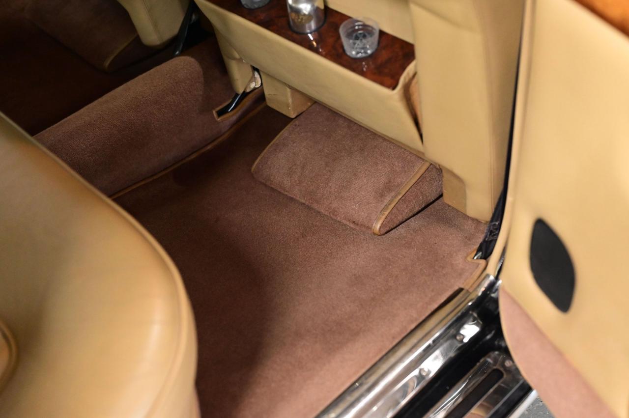 1972 Rolls - Royce SILVER CLOUD LWB