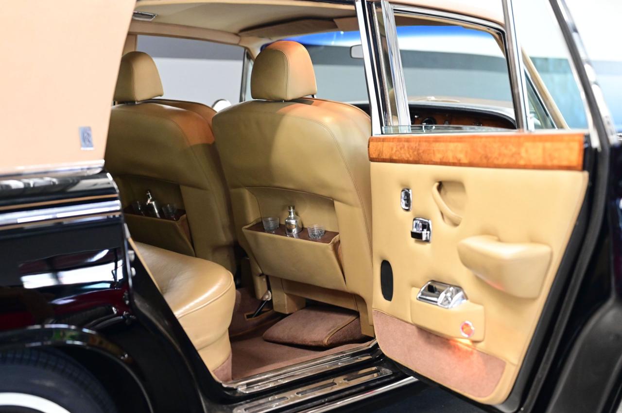 1972 Rolls - Royce SILVER CLOUD LWB