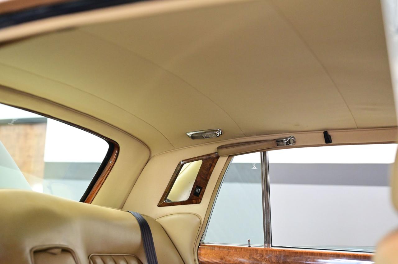 1972 Rolls - Royce SILVER CLOUD LWB