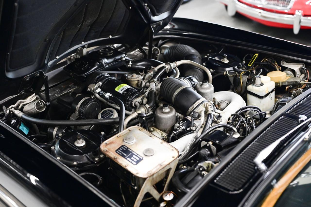 1972 Rolls - Royce SILVER CLOUD LWB