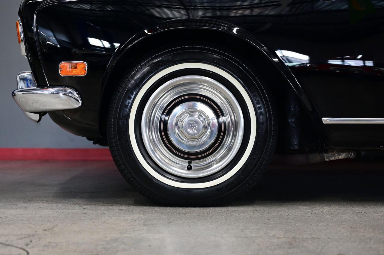 1972 Rolls - Royce SILVER CLOUD LWB