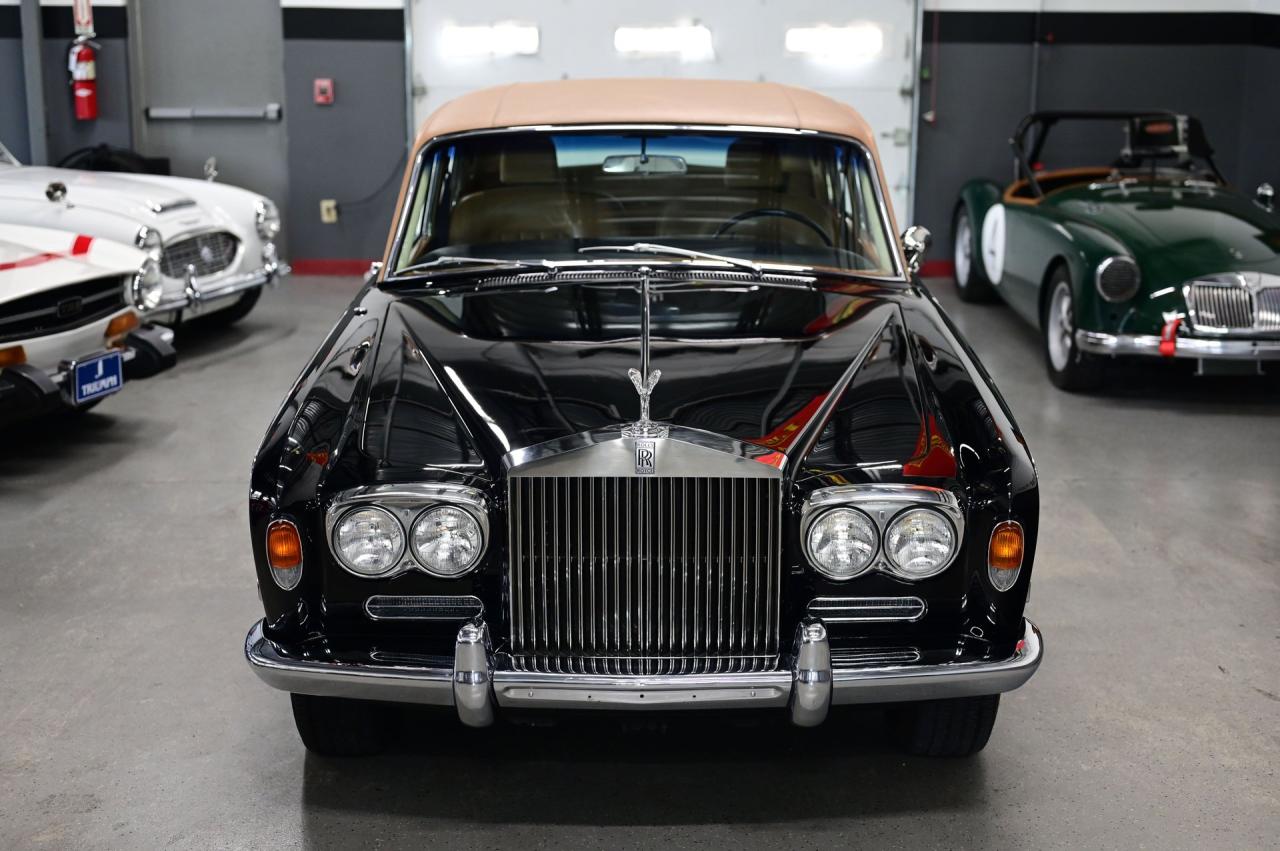 1972 Rolls - Royce SILVER CLOUD LWB