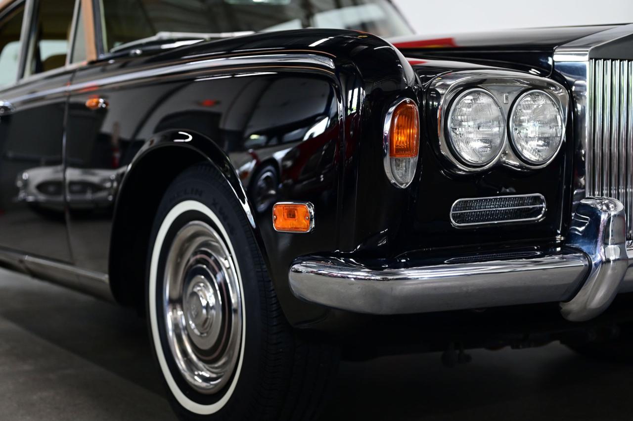 1972 Rolls - Royce SILVER CLOUD LWB
