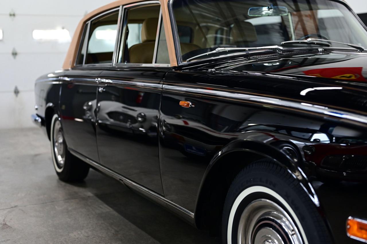 1972 Rolls - Royce SILVER CLOUD LWB