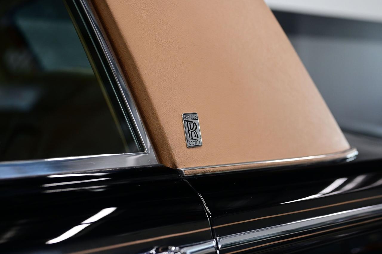 1972 Rolls - Royce SILVER CLOUD LWB