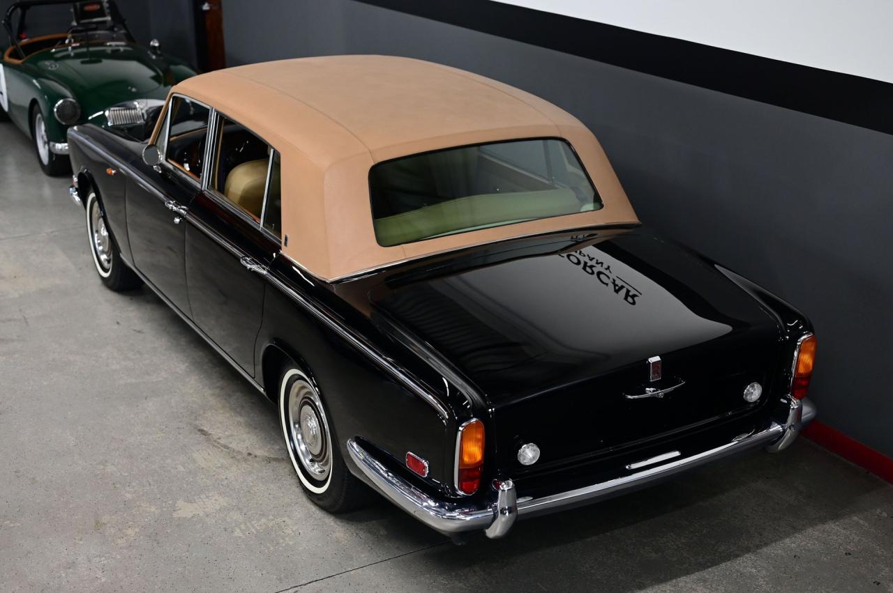 1972 Rolls - Royce SILVER CLOUD LWB