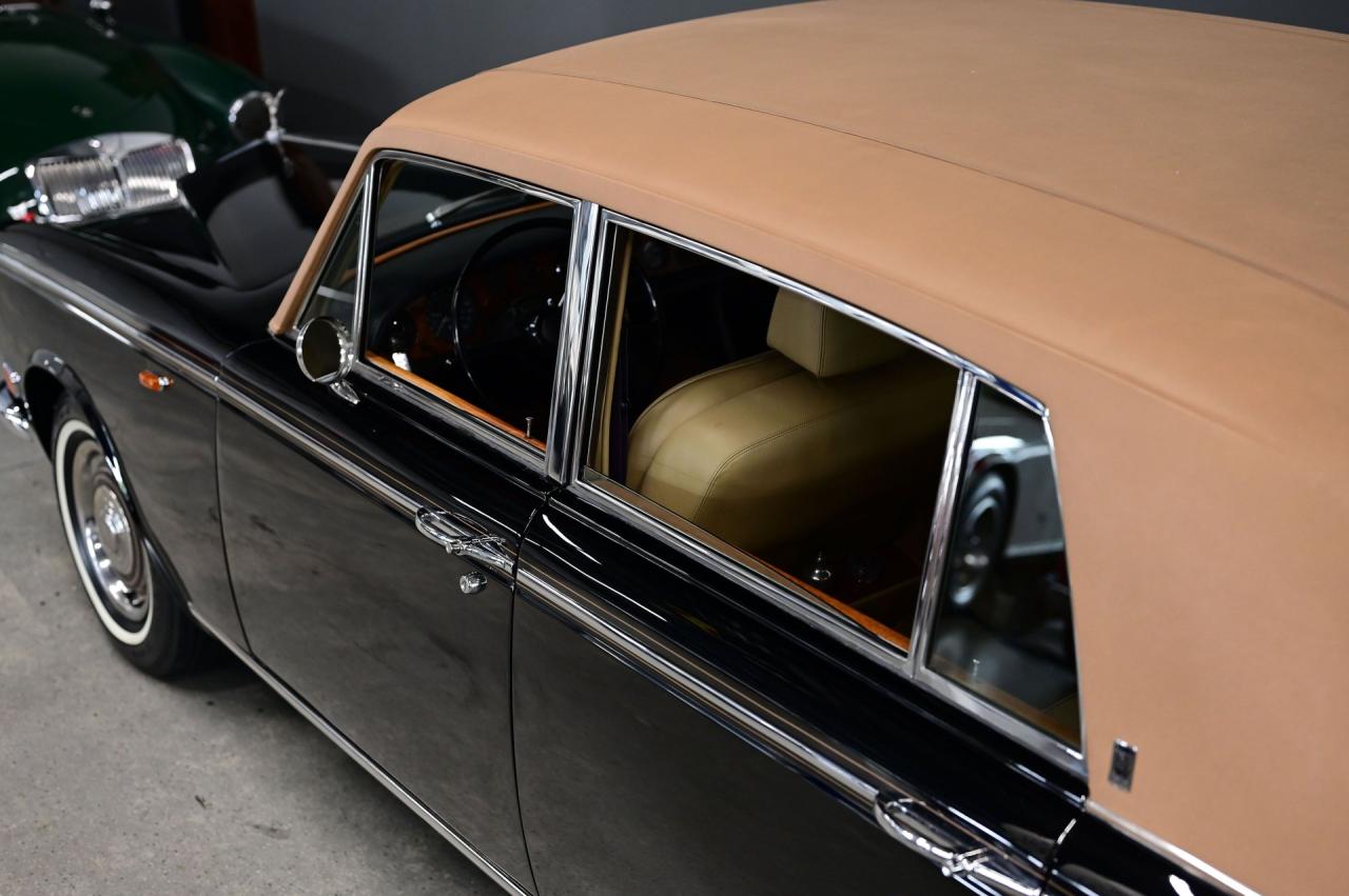 1972 Rolls - Royce SILVER CLOUD LWB
