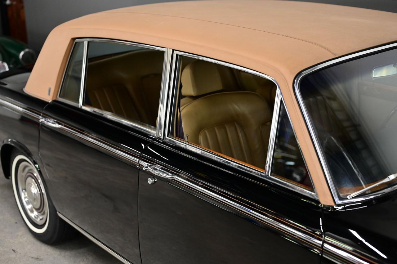 1972 Rolls - Royce SILVER CLOUD LWB