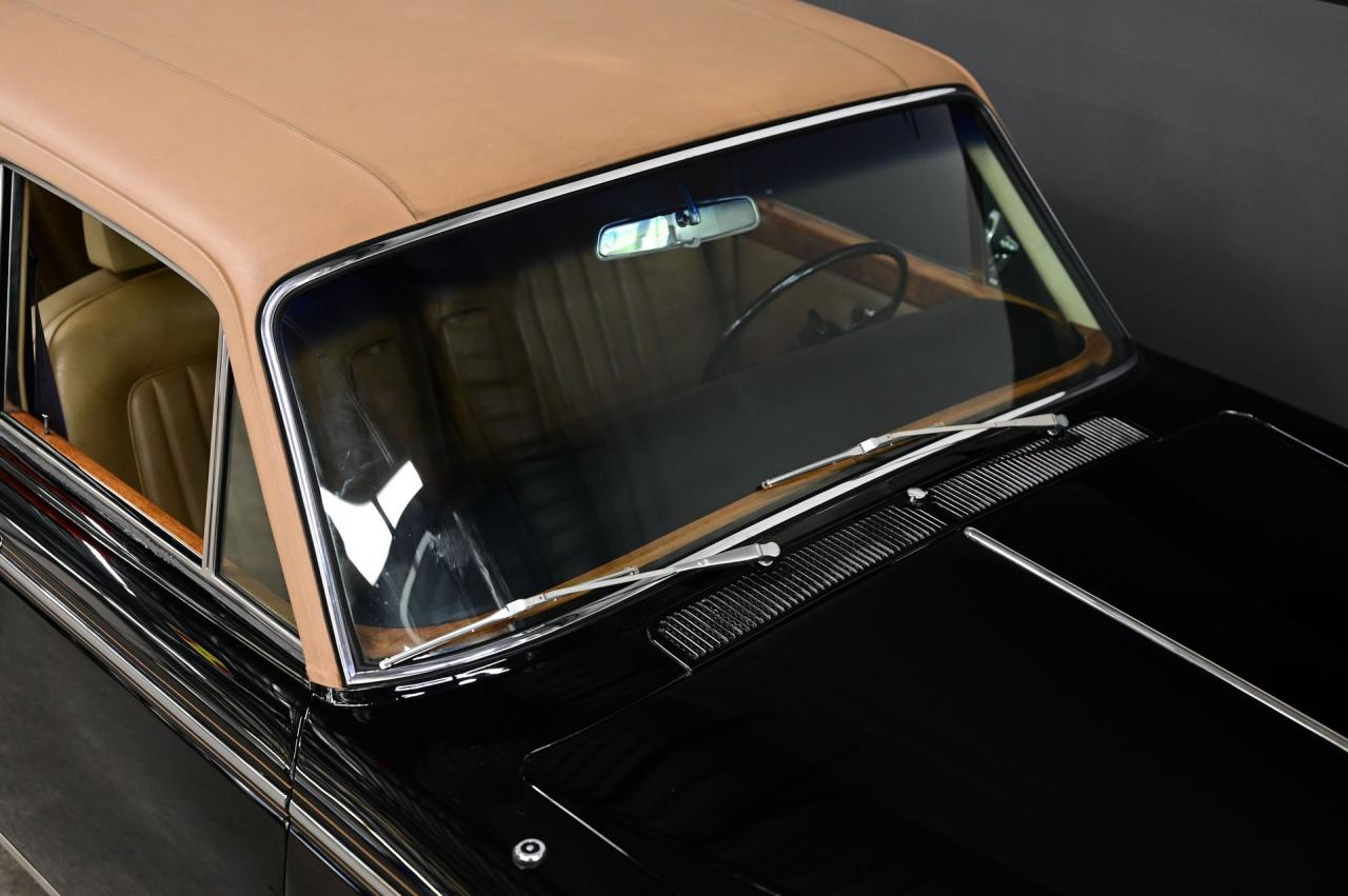 1972 Rolls - Royce SILVER CLOUD LWB