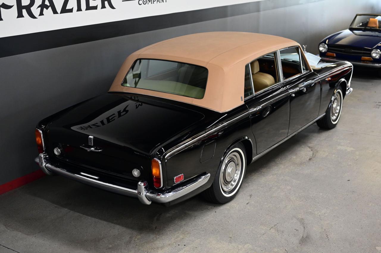 1972 Rolls - Royce SILVER CLOUD LWB