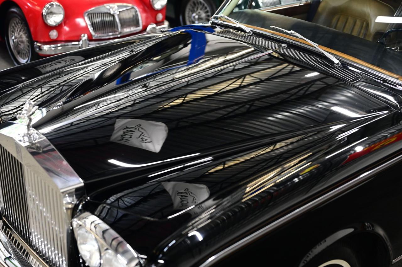 1972 Rolls - Royce SILVER CLOUD LWB