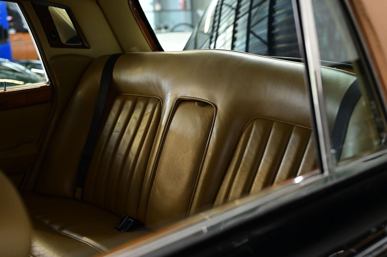 1972 Rolls - Royce SILVER CLOUD LWB