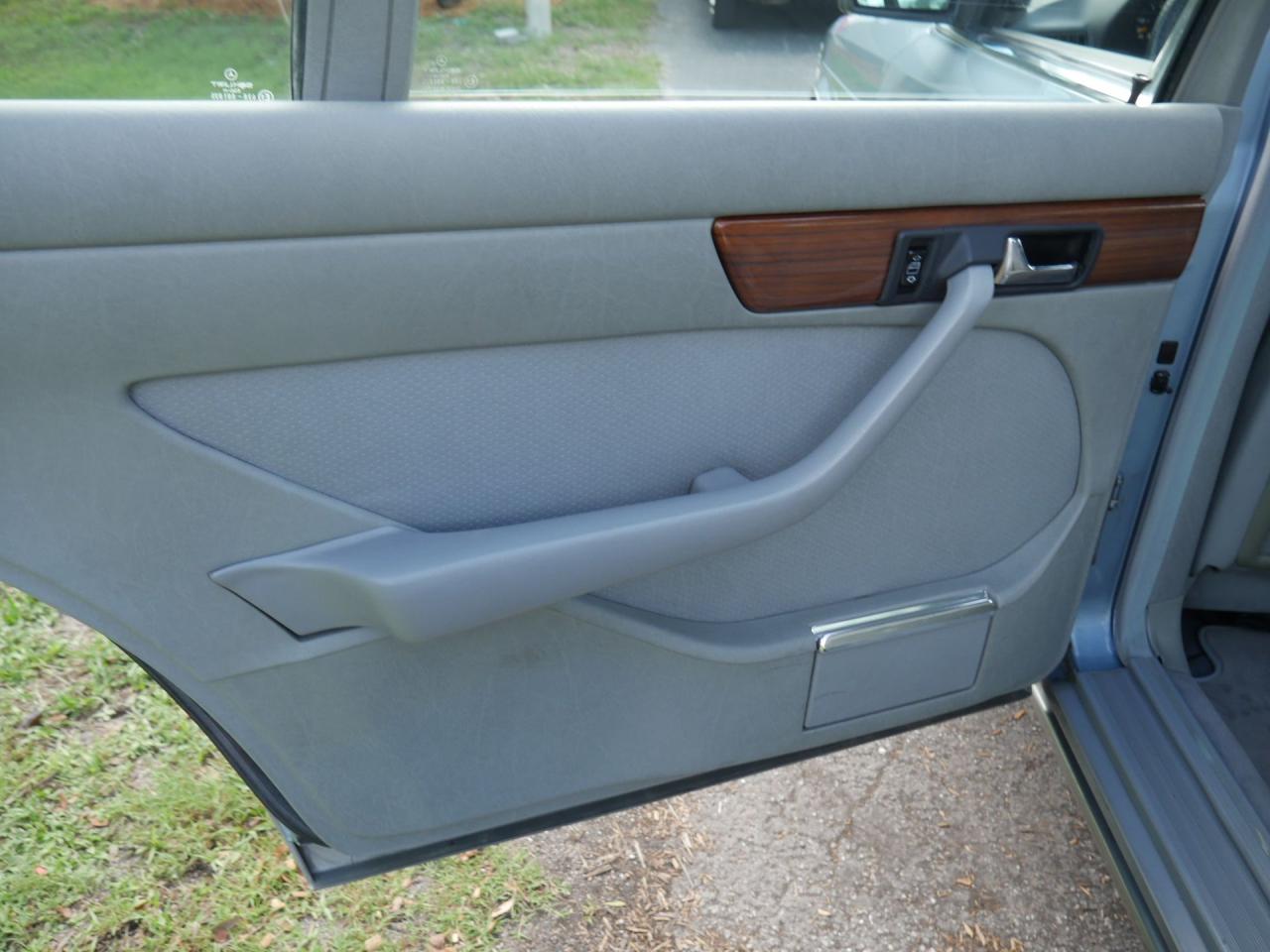 1986 Mercedes - Benz 300SDL