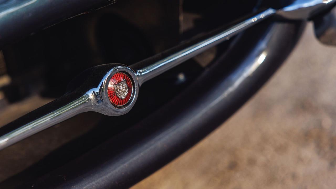 1962 Jaguar E-Type Series 1 3.8 Roadster
