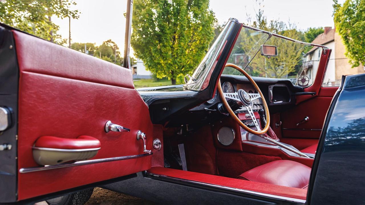 1962 Jaguar E-Type Series 1 3.8 Roadster