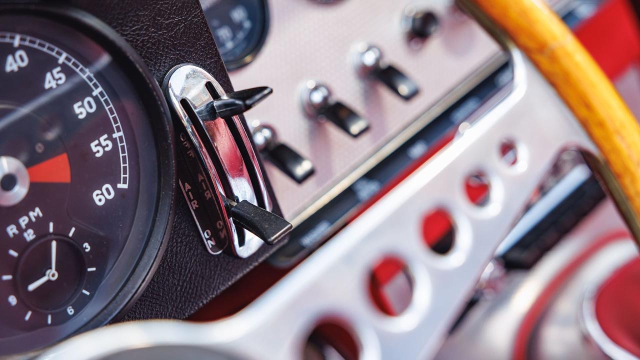 1962 Jaguar E-Type Series 1 3.8 Roadster