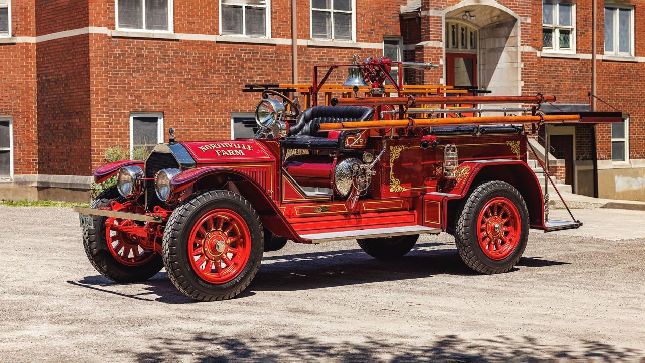 1924 American-LaFrance Type 40 Combination Chemical and Hose Fire Truck