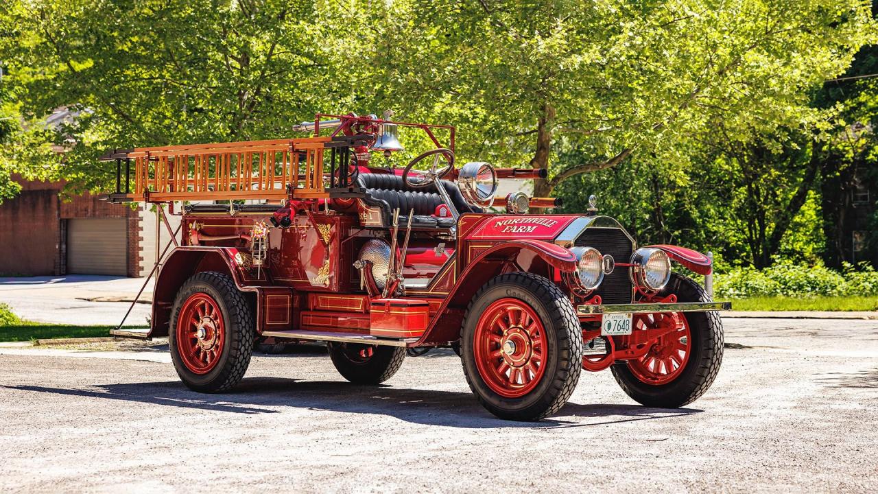 1924 American-LaFrance Type 40 Combination Chemical and Hose Fire Truck