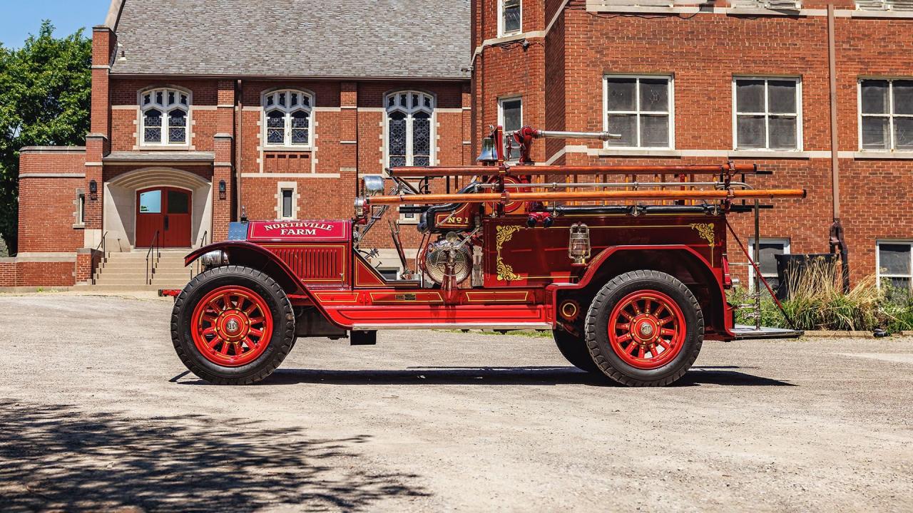 1924 American-LaFrance Type 40 Combination Chemical and Hose Fire Truck